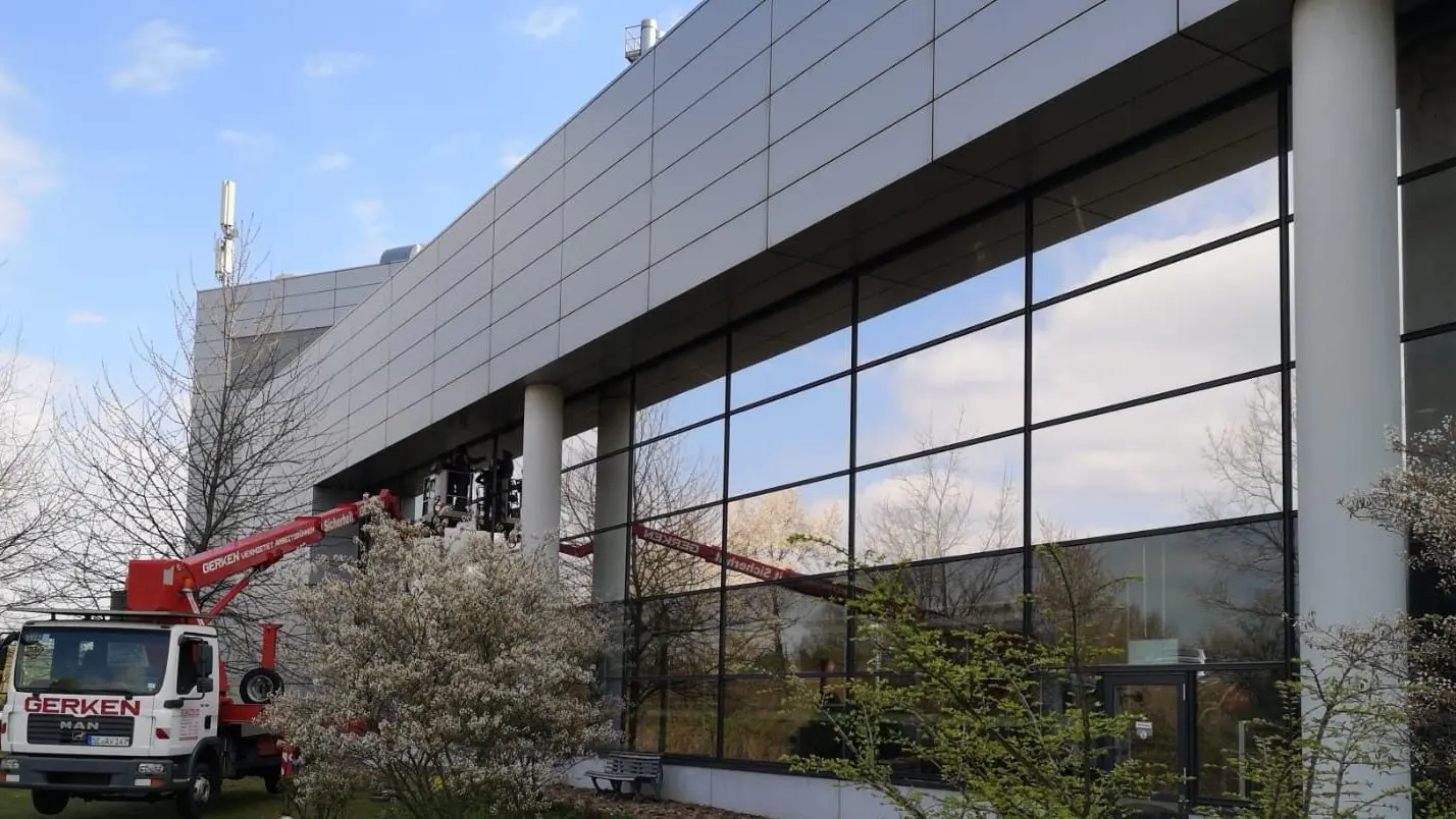 leistung - fassadenfolien - Neue Fassadenoptik in höchster Qualität – vielfältig, langlebig, günstig